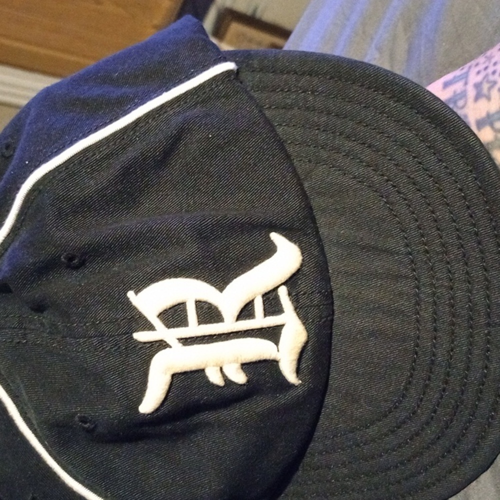 Ralph Lauren Rugby Hat, NWT,  XLarge,Black with White Stripes. Old English R,